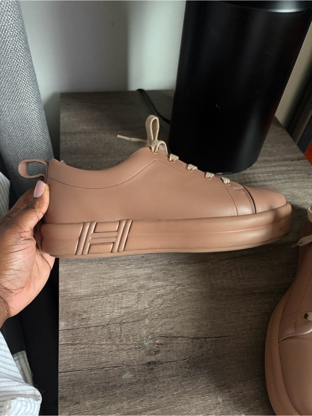 Hermes’ Happy Leather Sneakers in Dusty Pink - Picture 2 of 8